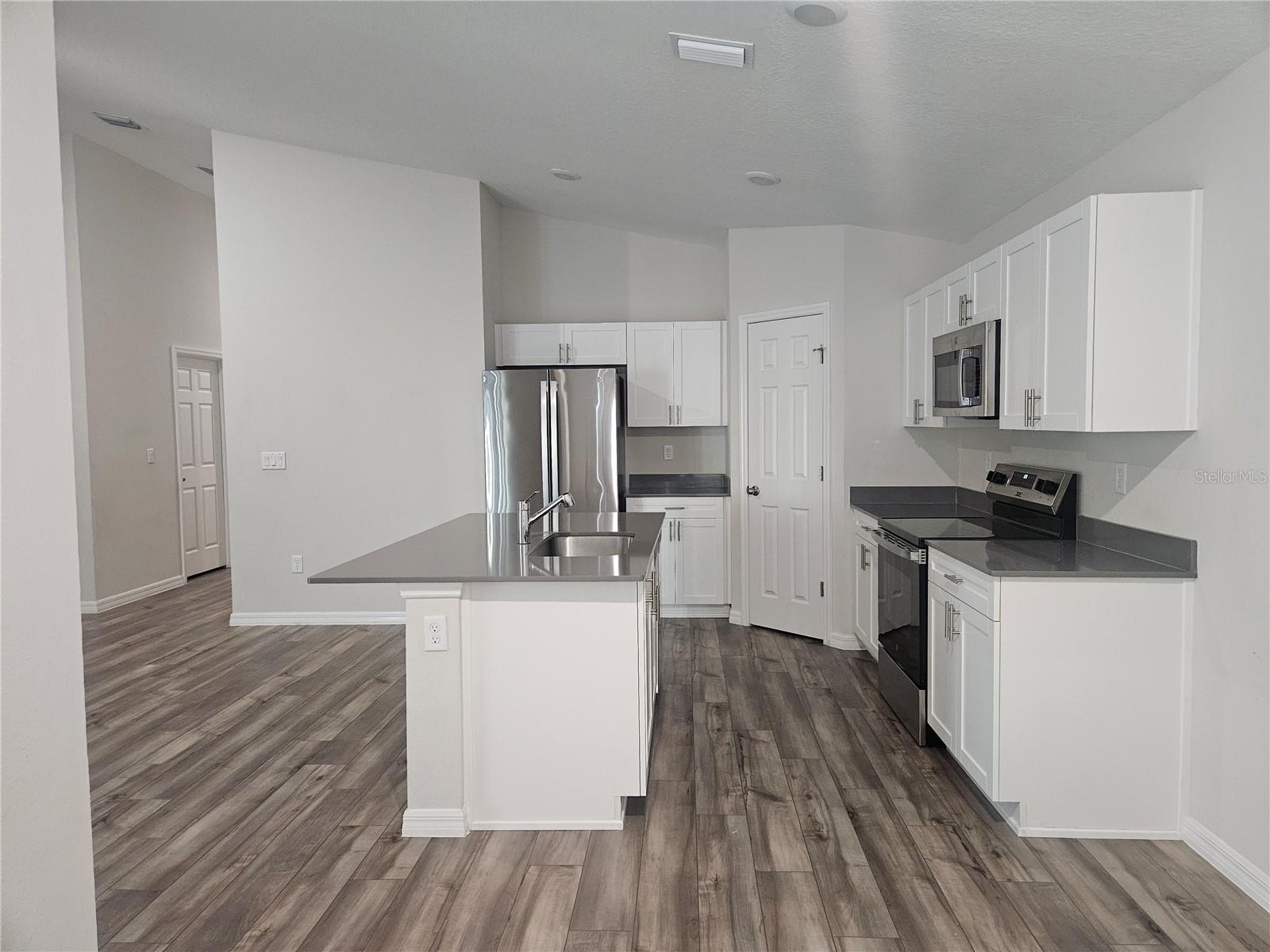 BRADBURY CRK PH I - Residential Lease