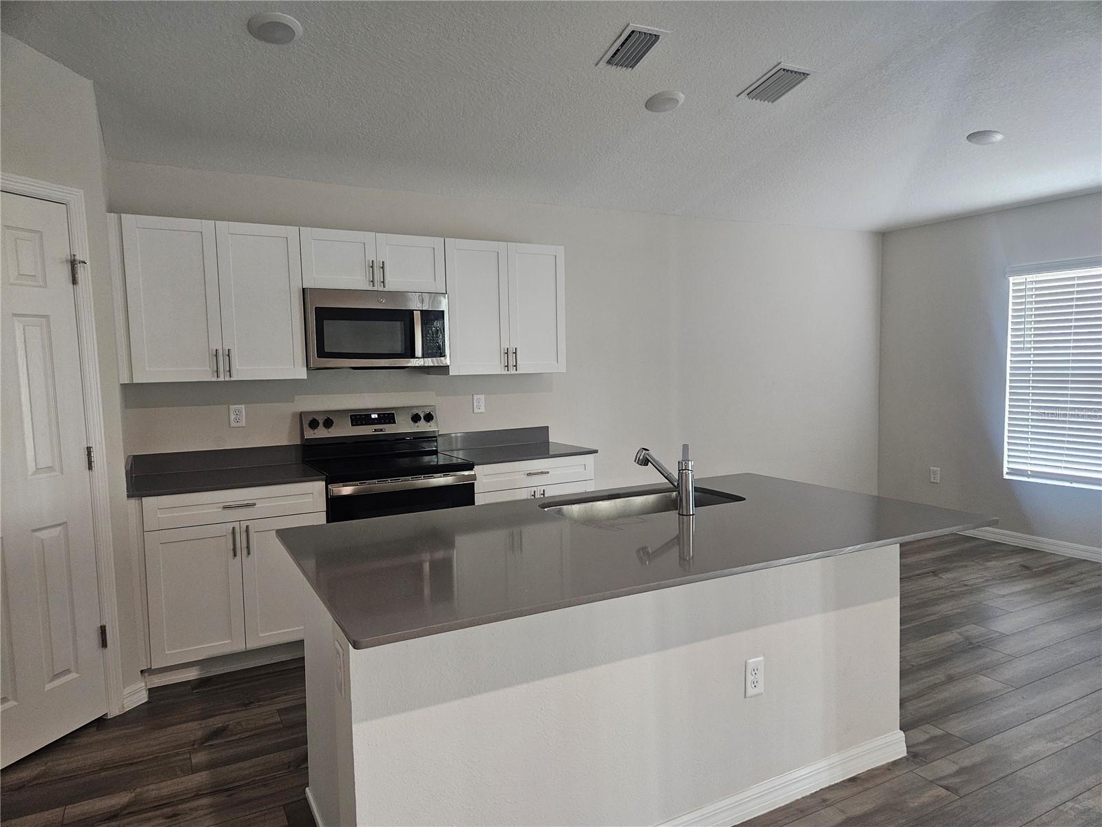 BRADBURY CRK PH I - Residential Lease