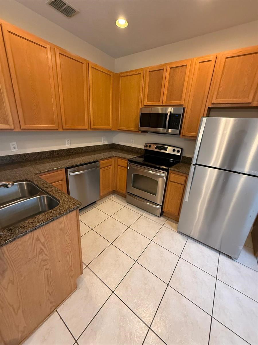 LAGO BUENDIA PH 1 - Residential Lease