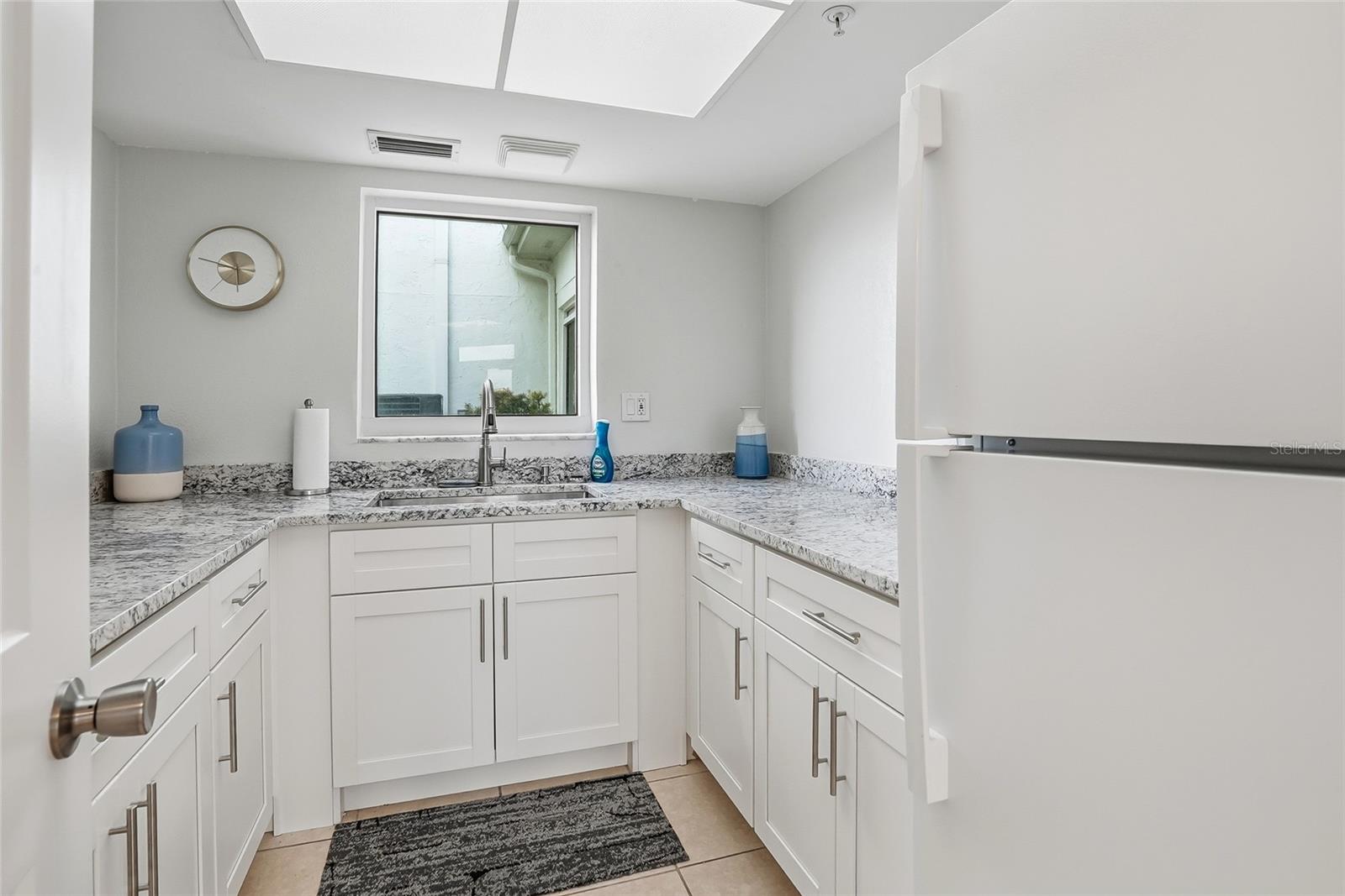 THREE PALMS POINTE CONDO - Residential