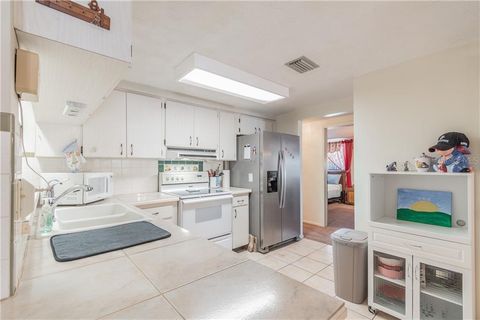 A home in HOLIDAY