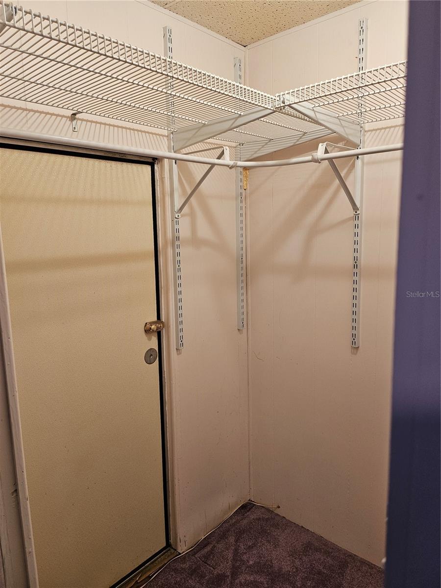 OAKWOOD MANOR - Residential