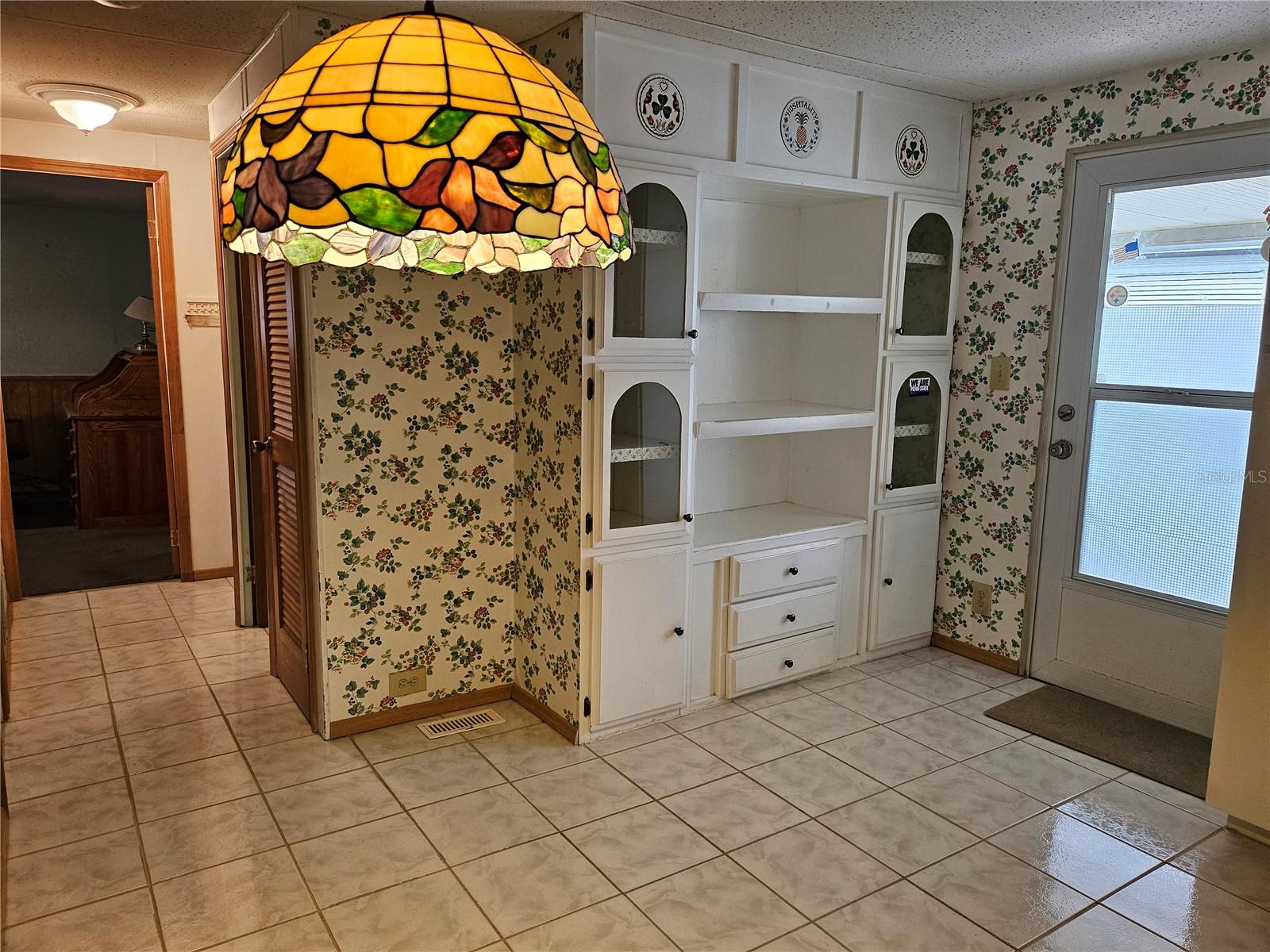 OAKWOOD MANOR - Residential