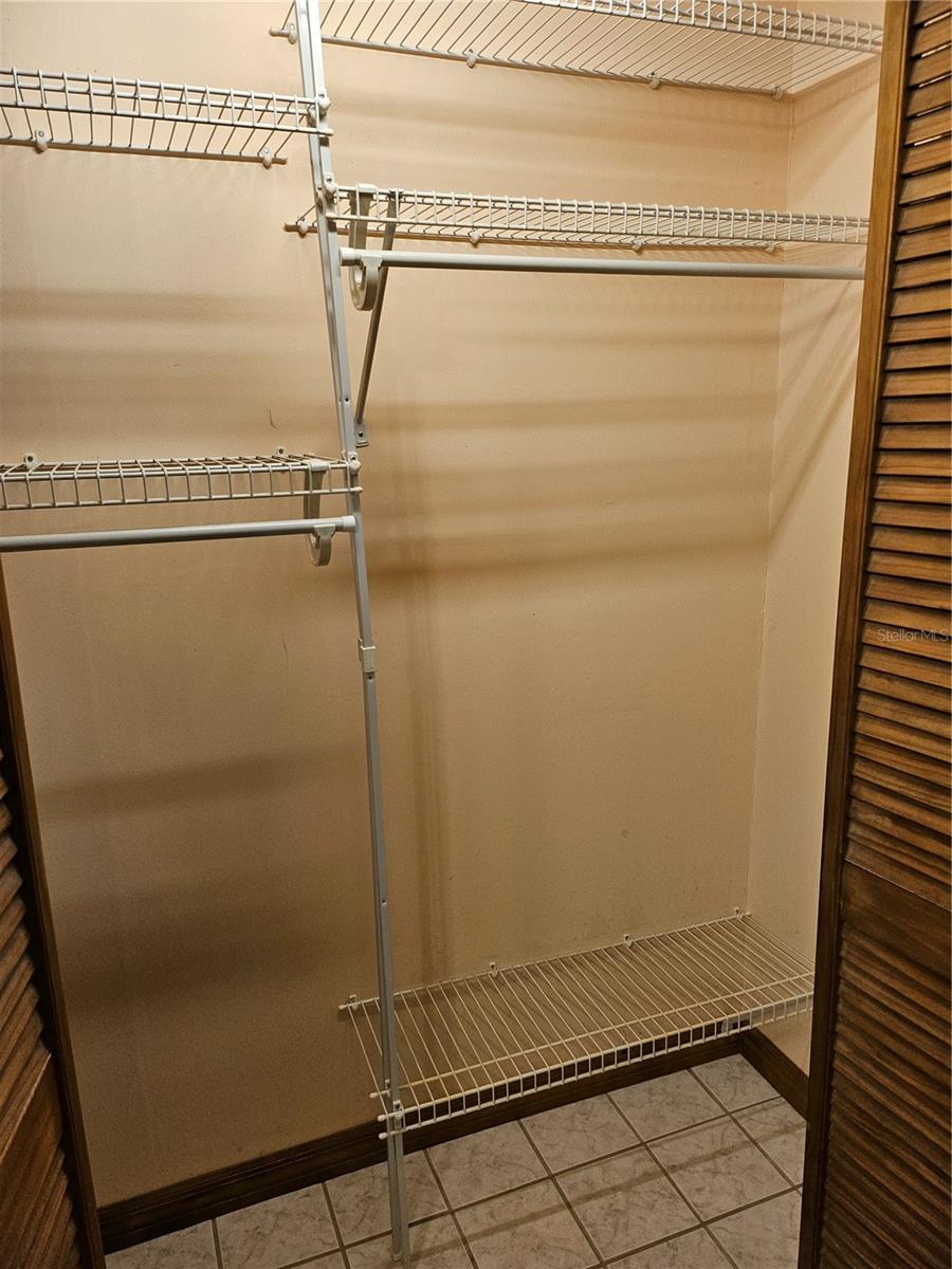 OAKWOOD MANOR - Residential