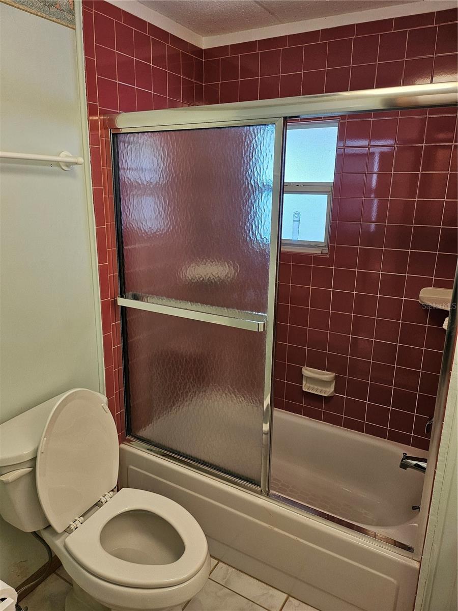 OAKWOOD MANOR - Residential