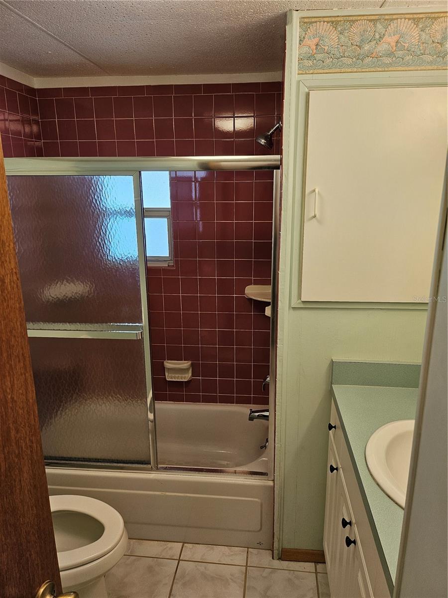 OAKWOOD MANOR - Residential