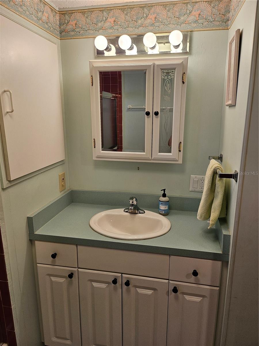 OAKWOOD MANOR - Residential