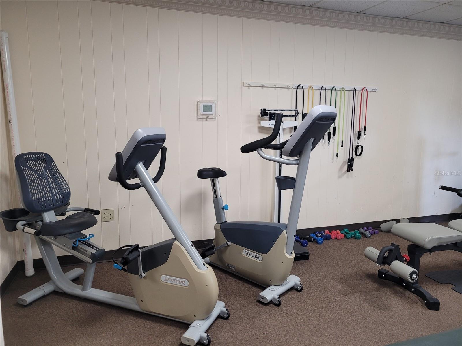 OAKWOOD MANOR - Residential