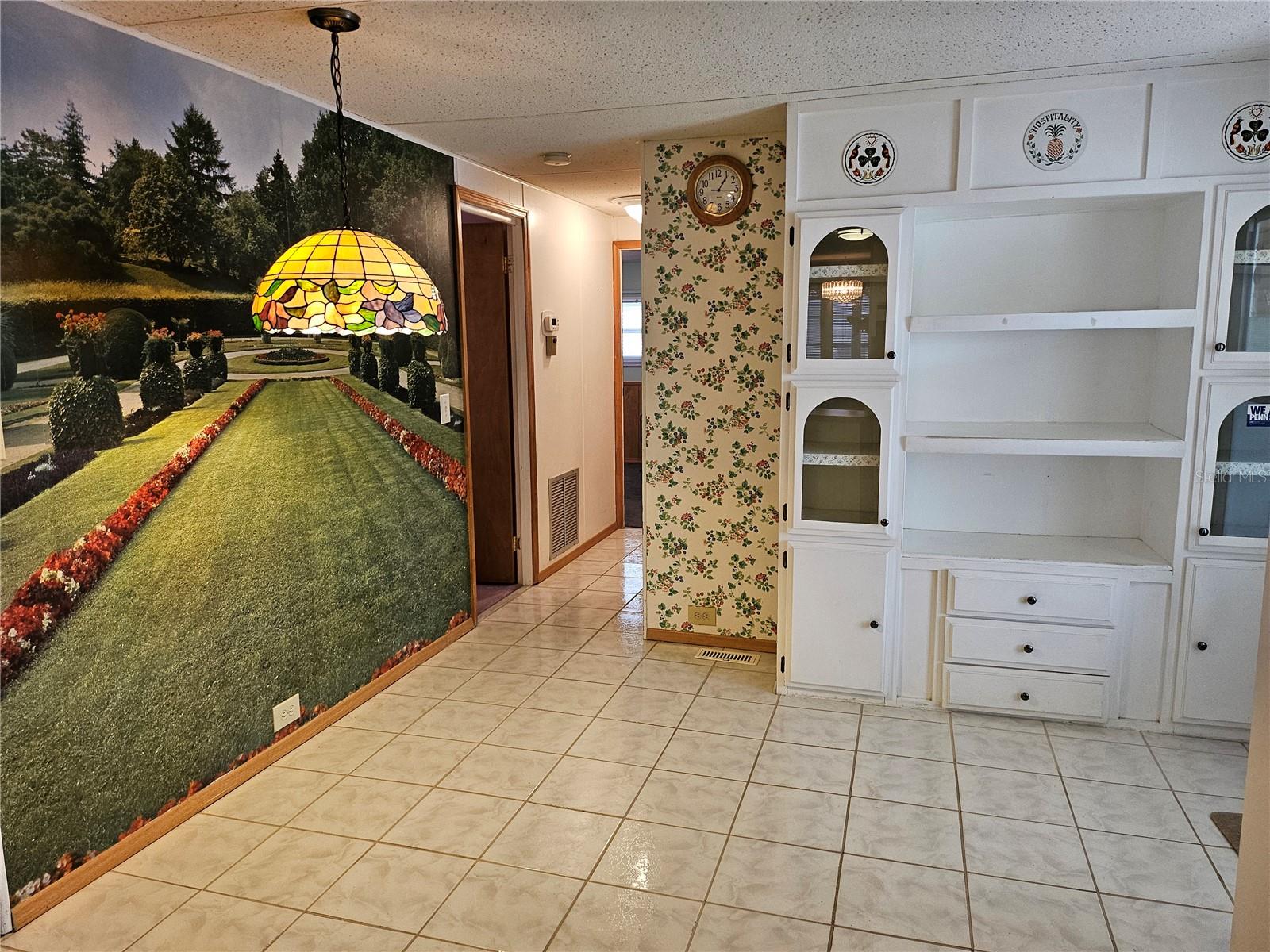 OAKWOOD MANOR - Residential