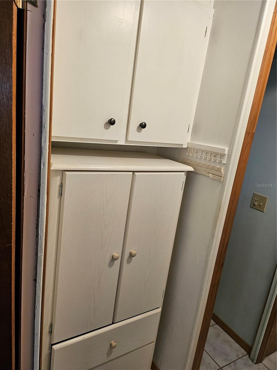 OAKWOOD MANOR - Residential