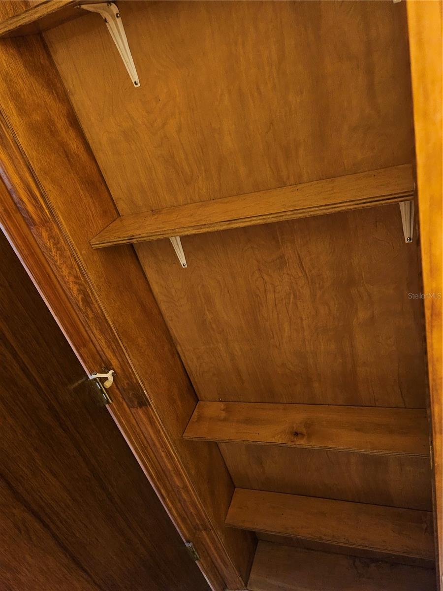 OAKWOOD MANOR - Residential