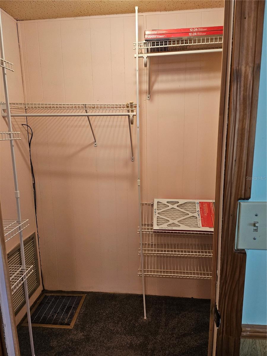 OAKWOOD MANOR - Residential