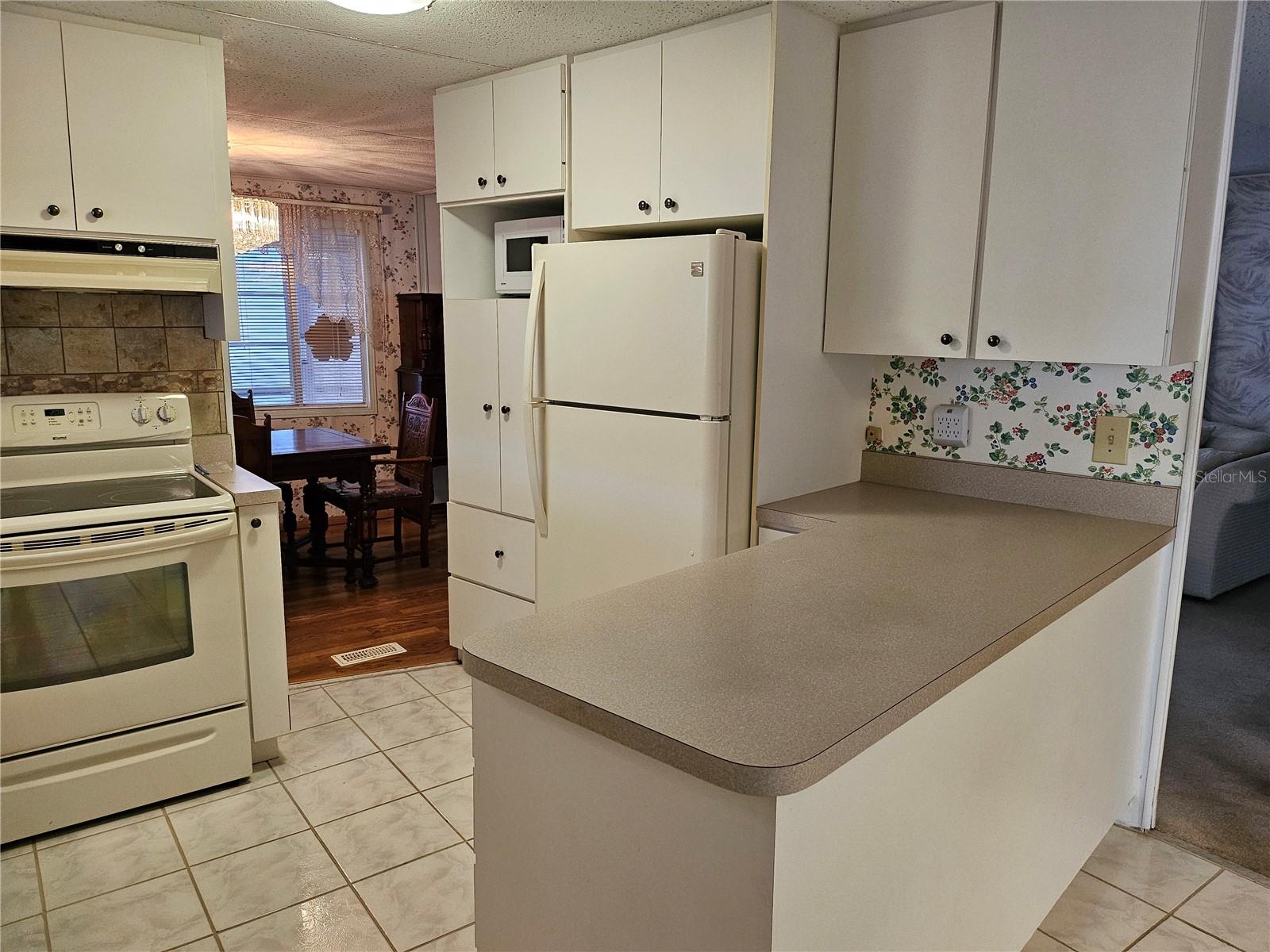 OAKWOOD MANOR - Residential