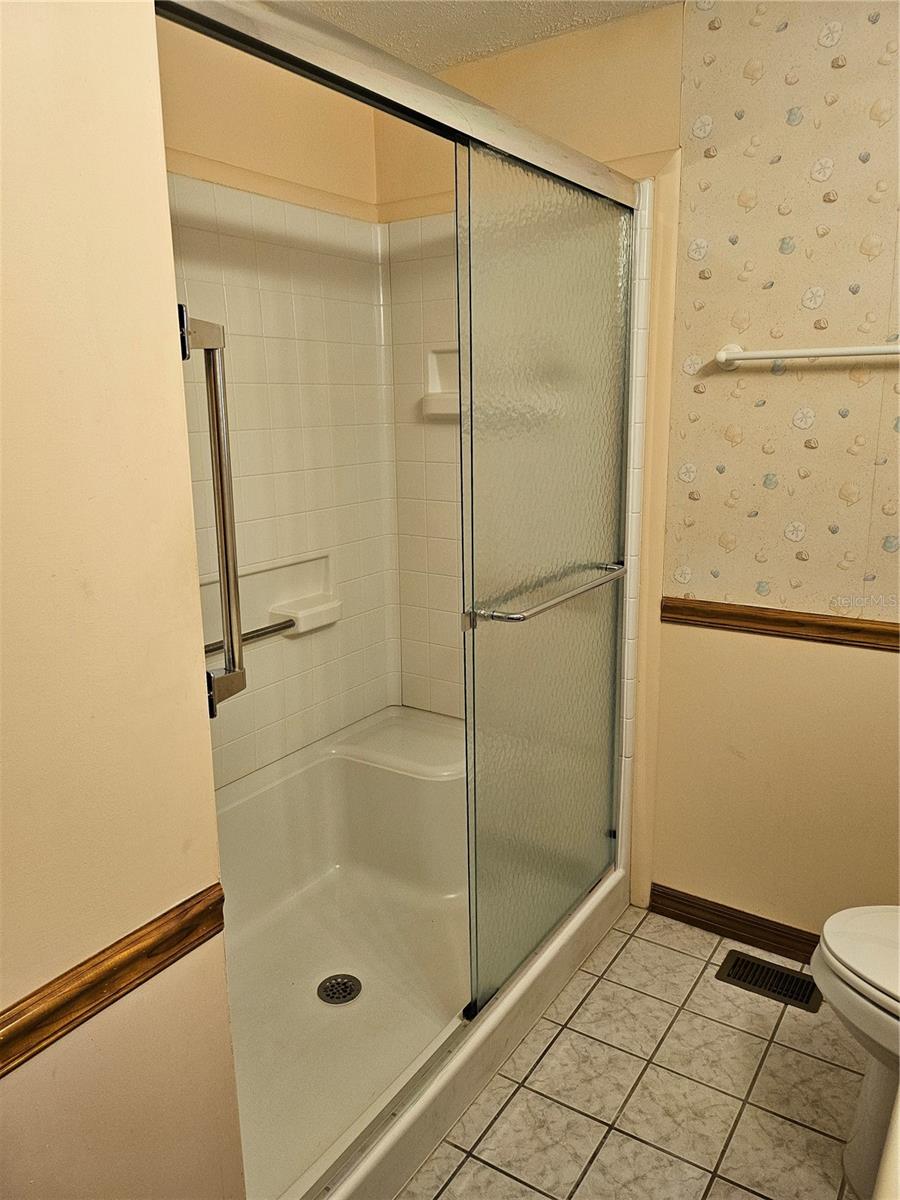 OAKWOOD MANOR - Residential