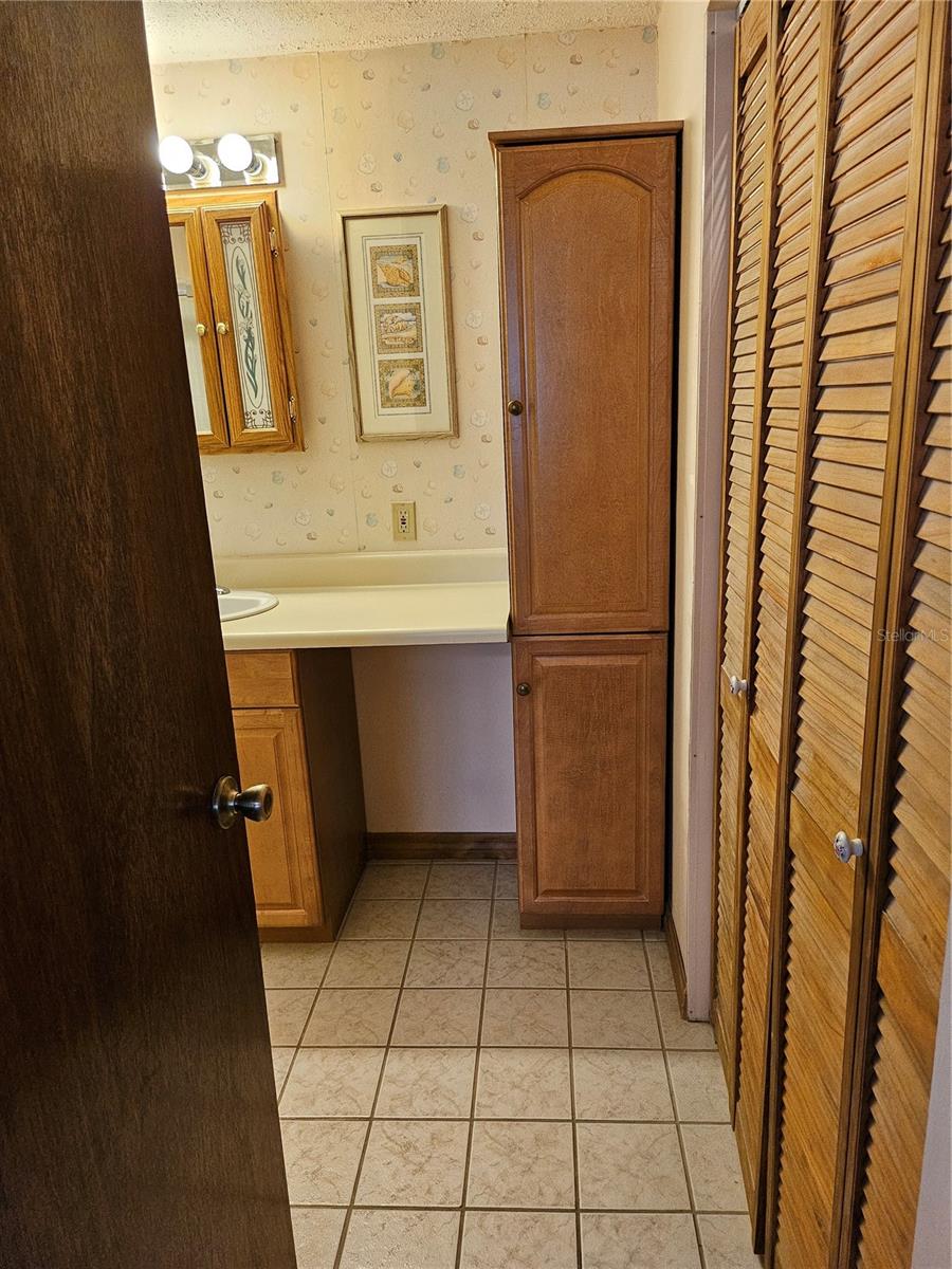 OAKWOOD MANOR - Residential