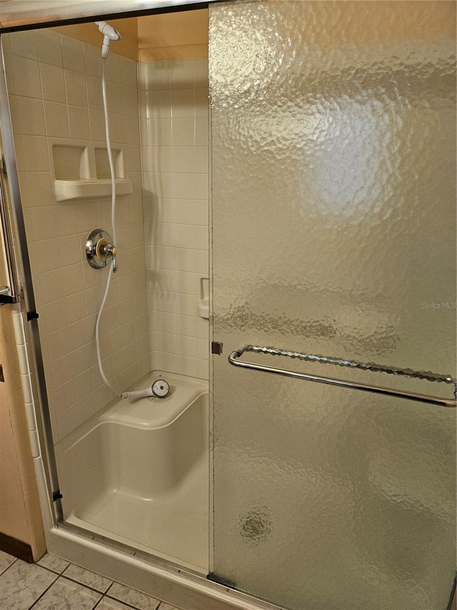 OAKWOOD MANOR - Residential