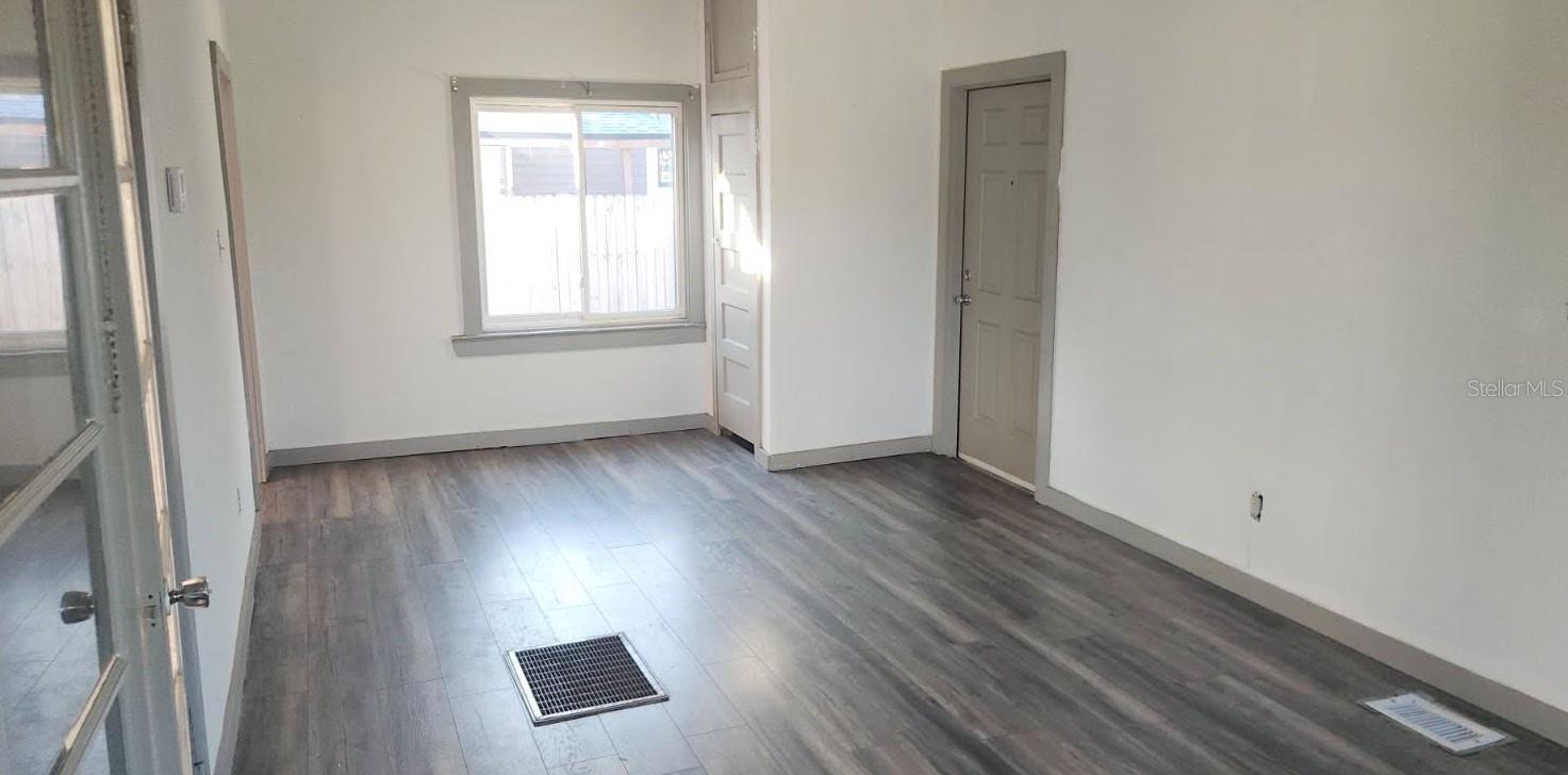 GROVE TERRACE - Residential Lease