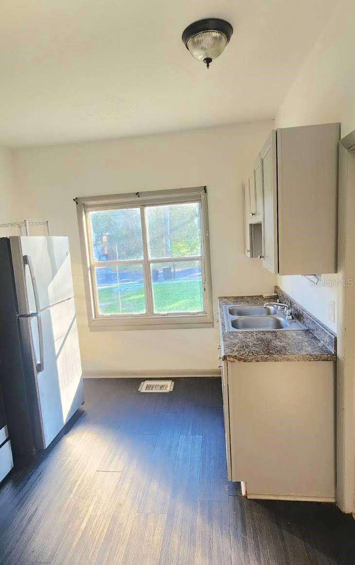 GROVE TERRACE - Residential Lease