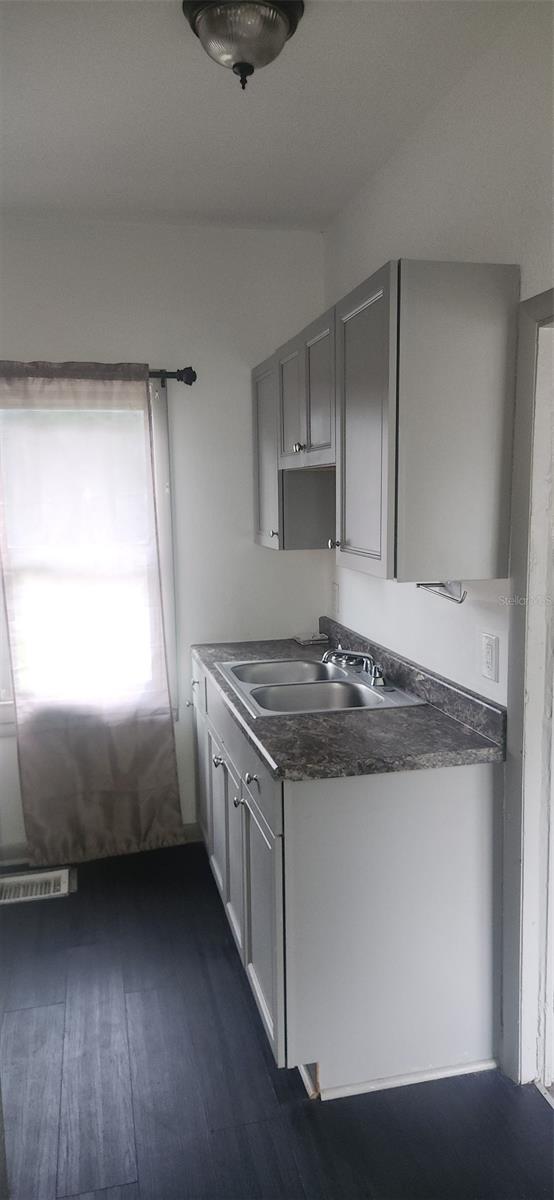 GROVE TERRACE - Residential Lease