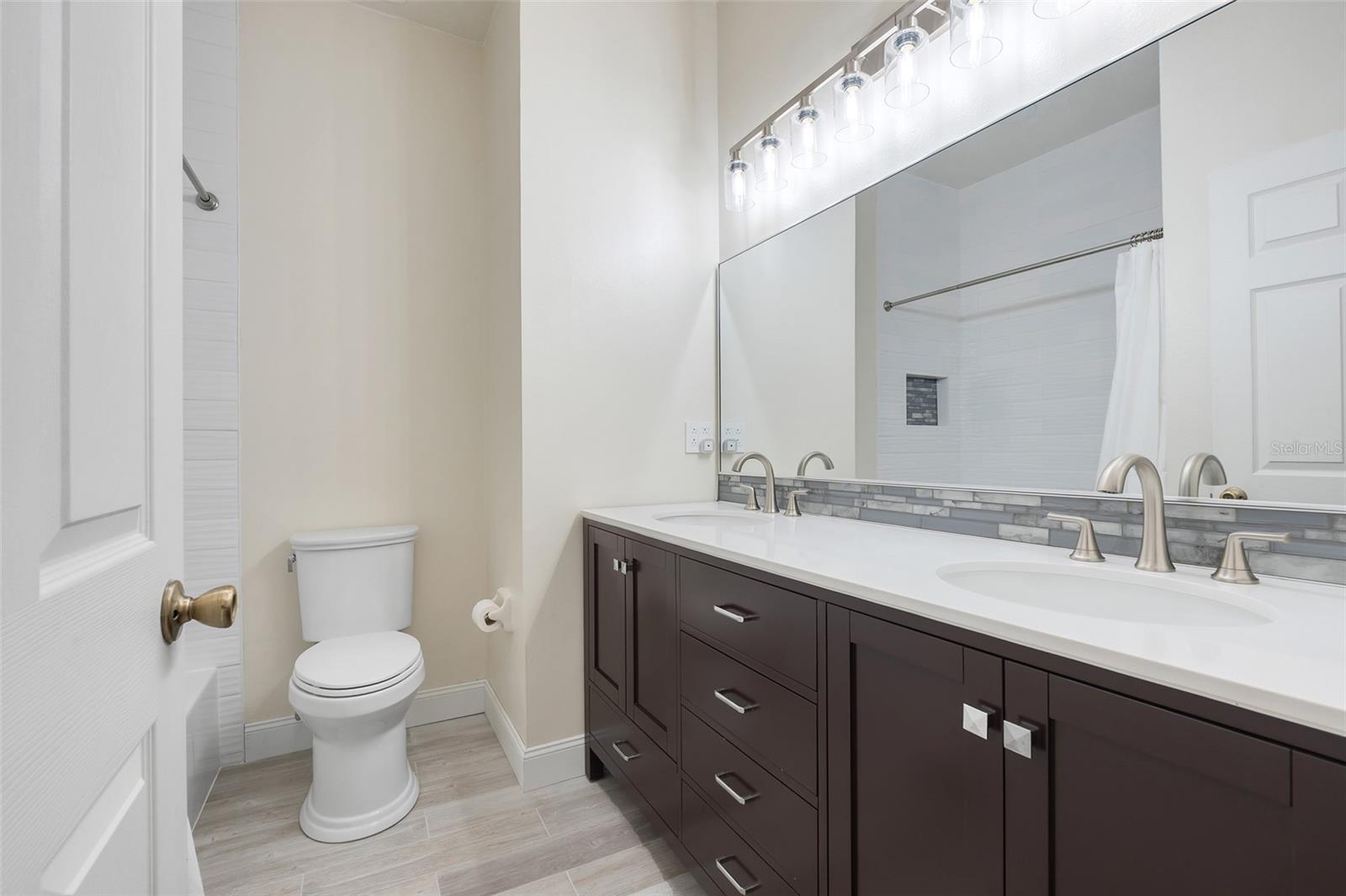 ANDOVER POINT 50 24 - Residential