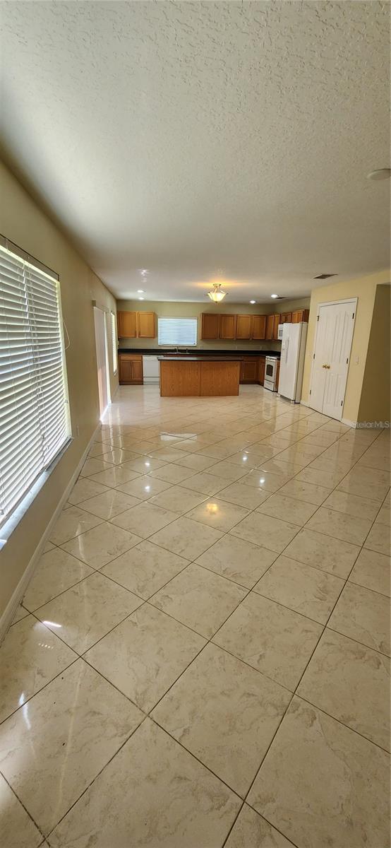 EAGLE CRK PH 01A - Residential Lease