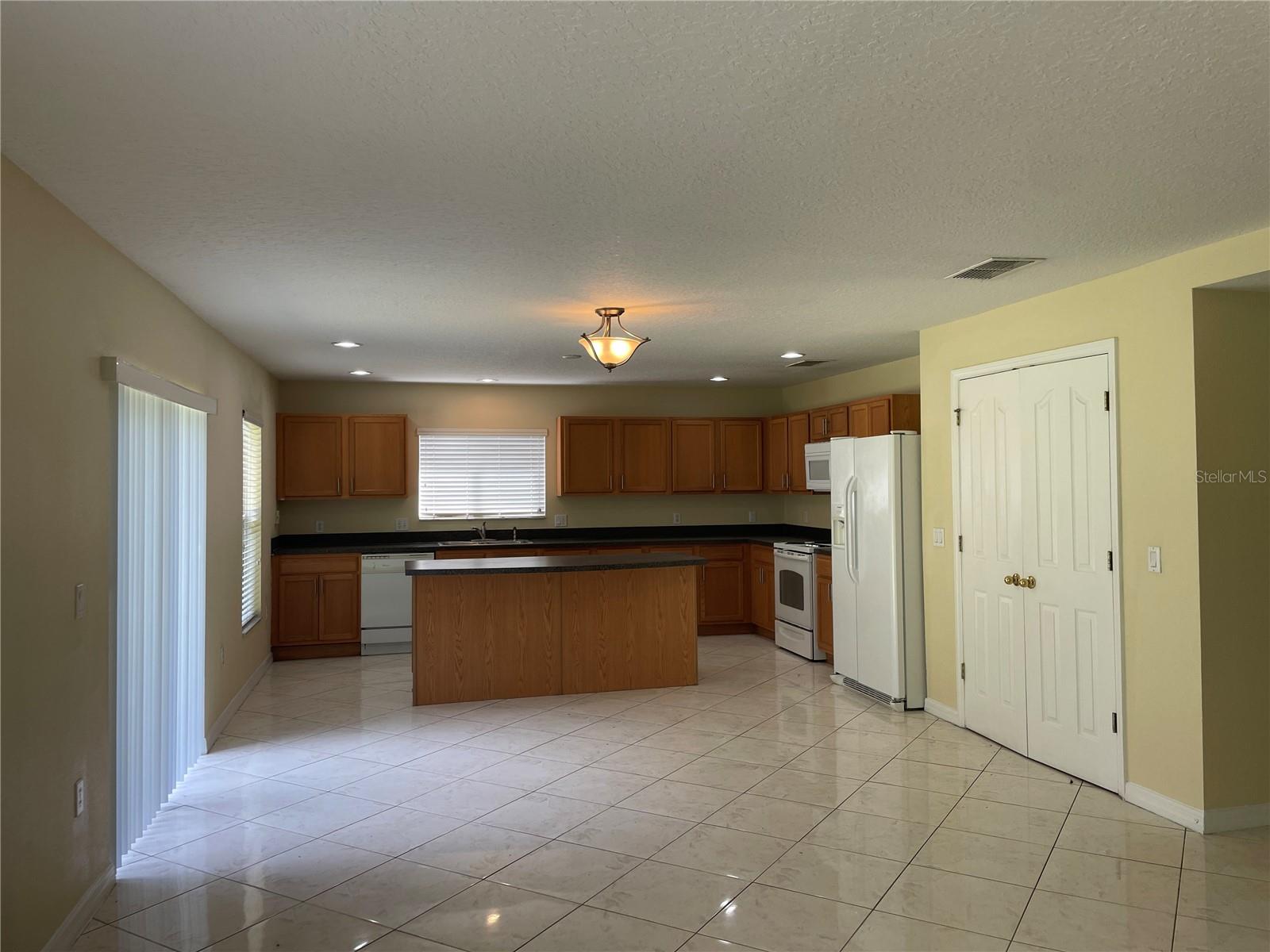 EAGLE CRK PH 01A - Residential Lease