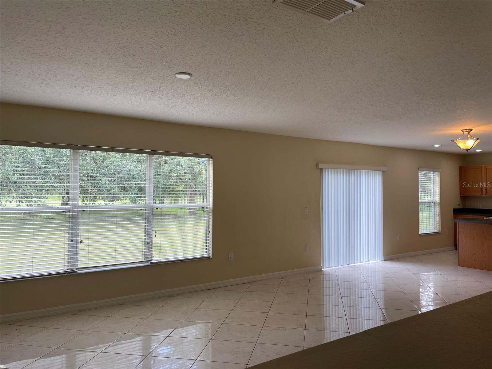 EAGLE CRK PH 01A - Residential Lease