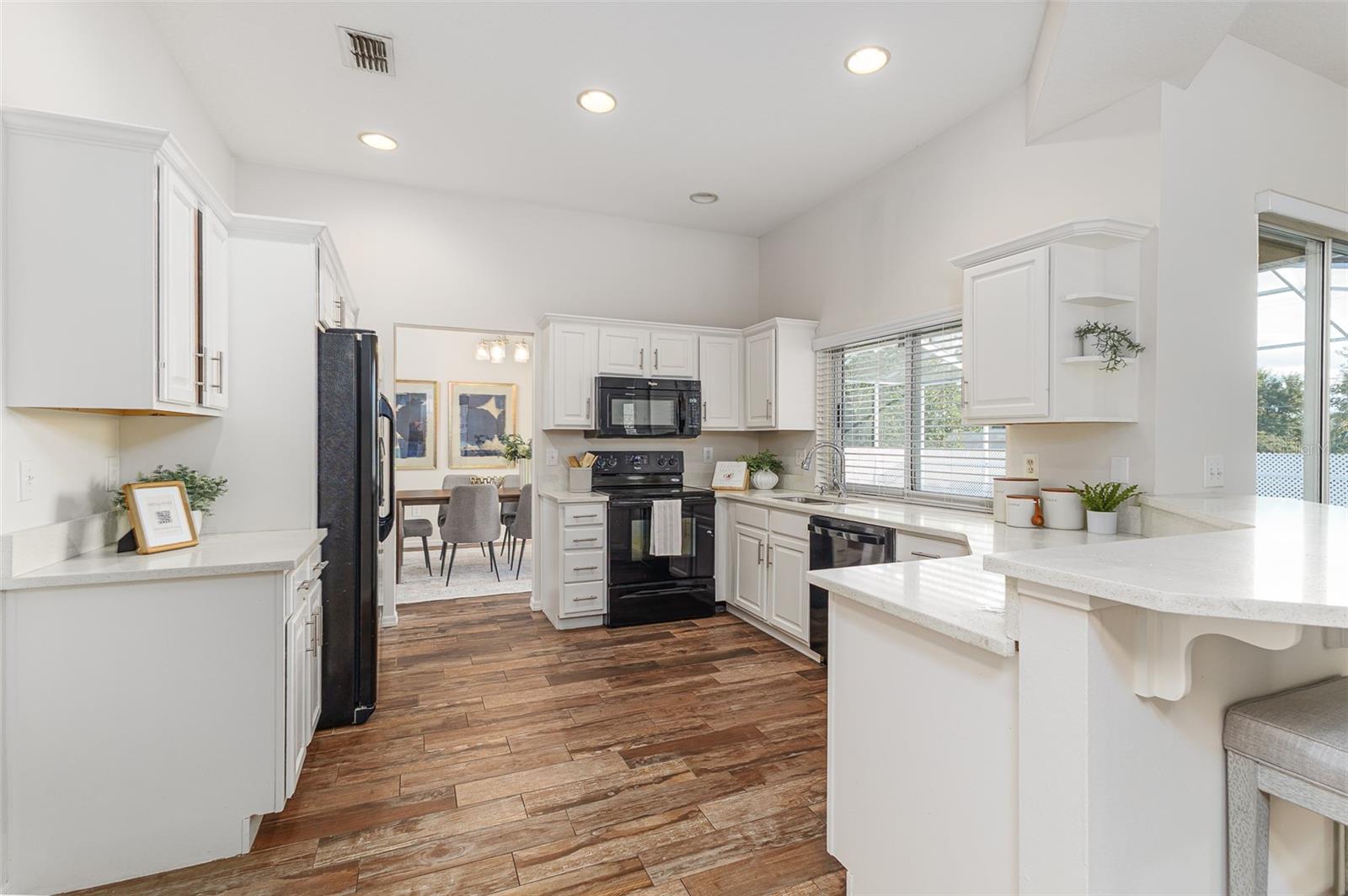 SCOTT LAKE WEST - Residential