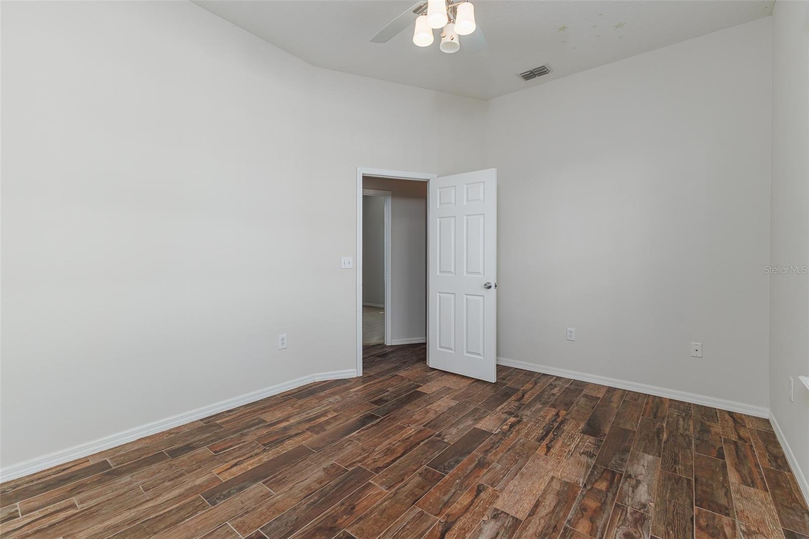 SCOTT LAKE WEST - Residential