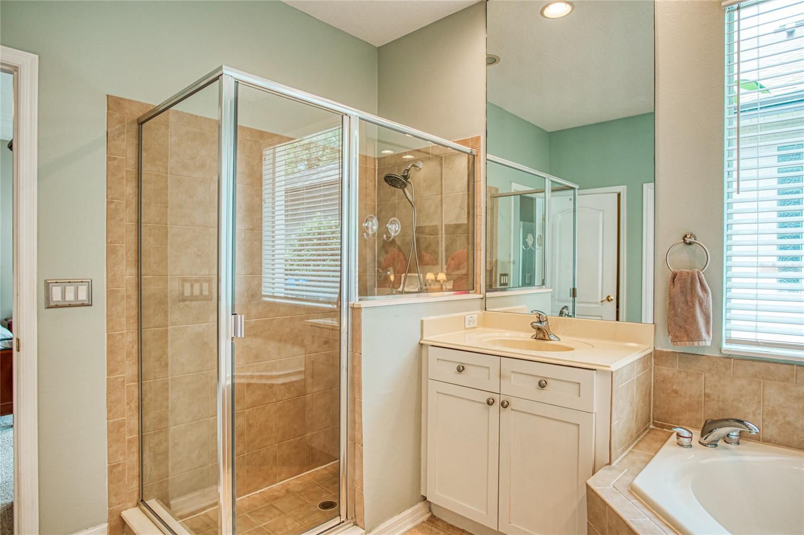 LAKES WINDERMERE - Residential
