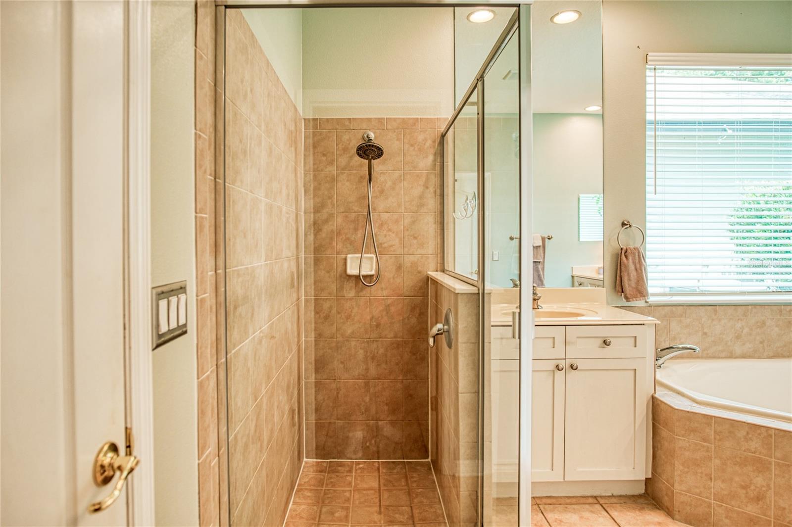 LAKES WINDERMERE - Residential