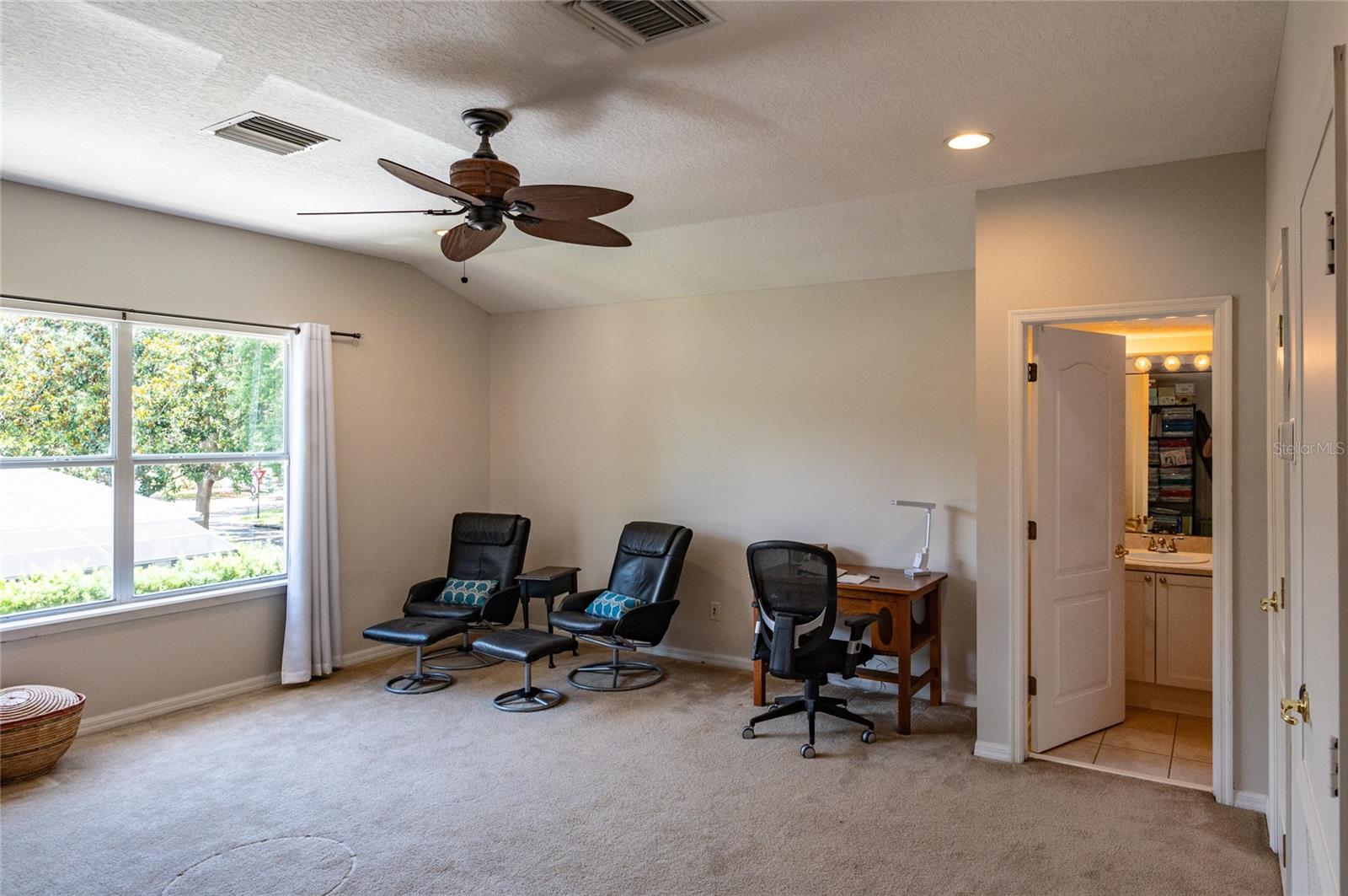 LAKES WINDERMERE - Residential