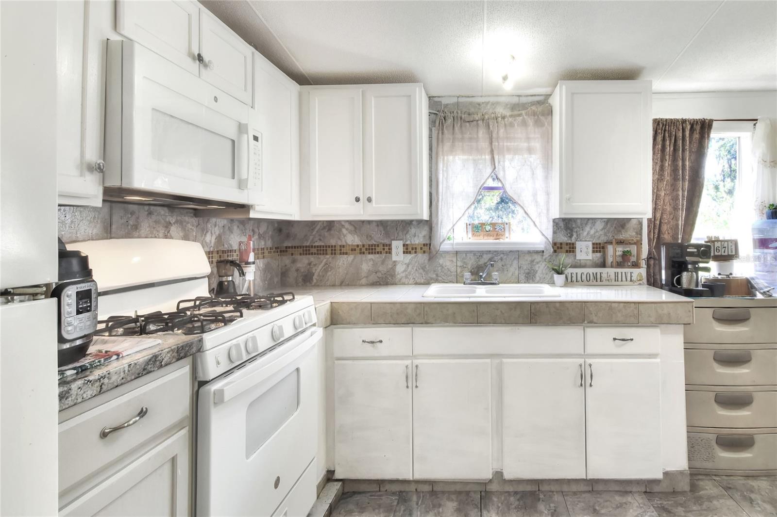 OAKRIDGE ESTATES - Residential