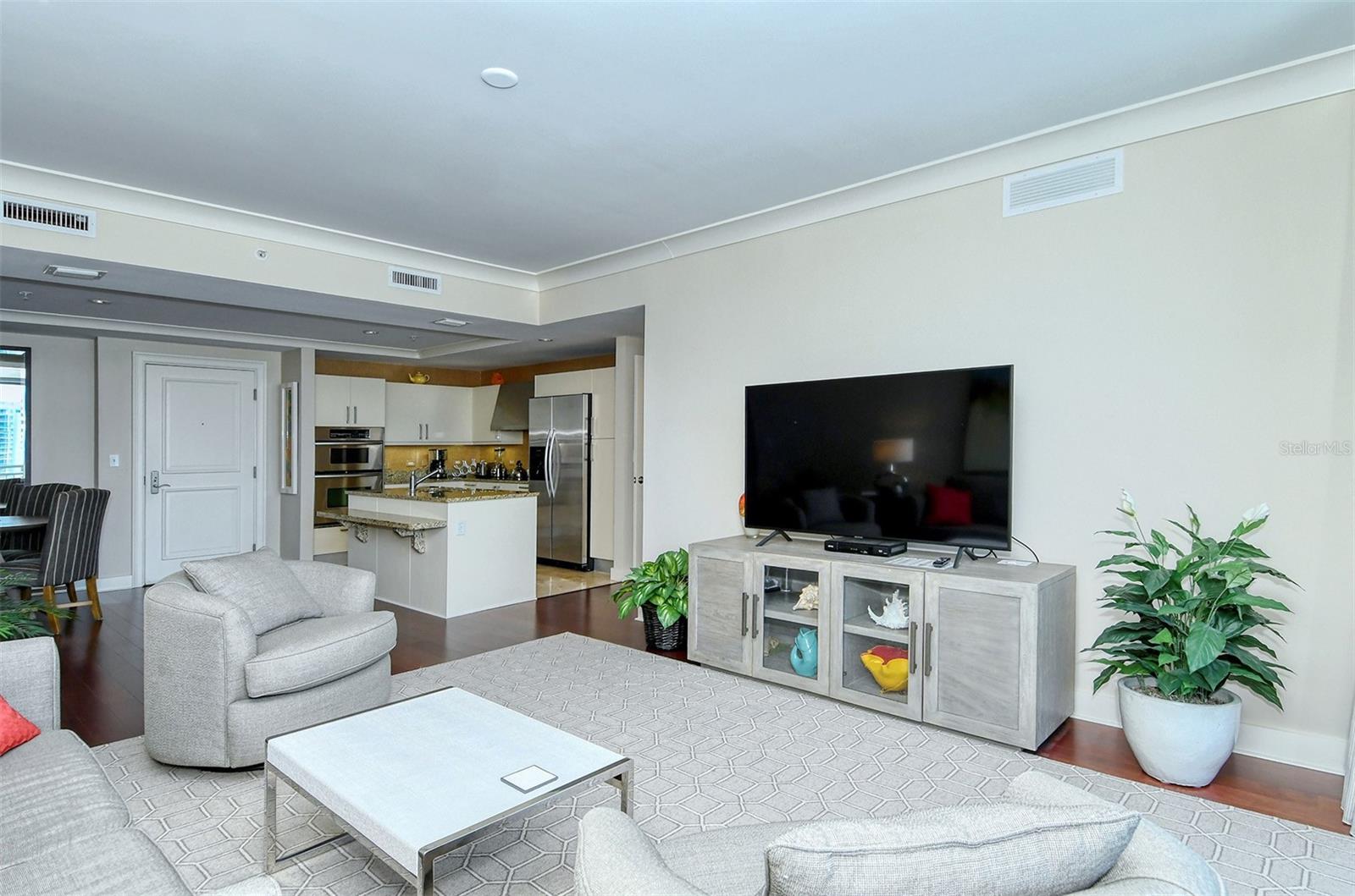 1350 MAIN - Residential Lease