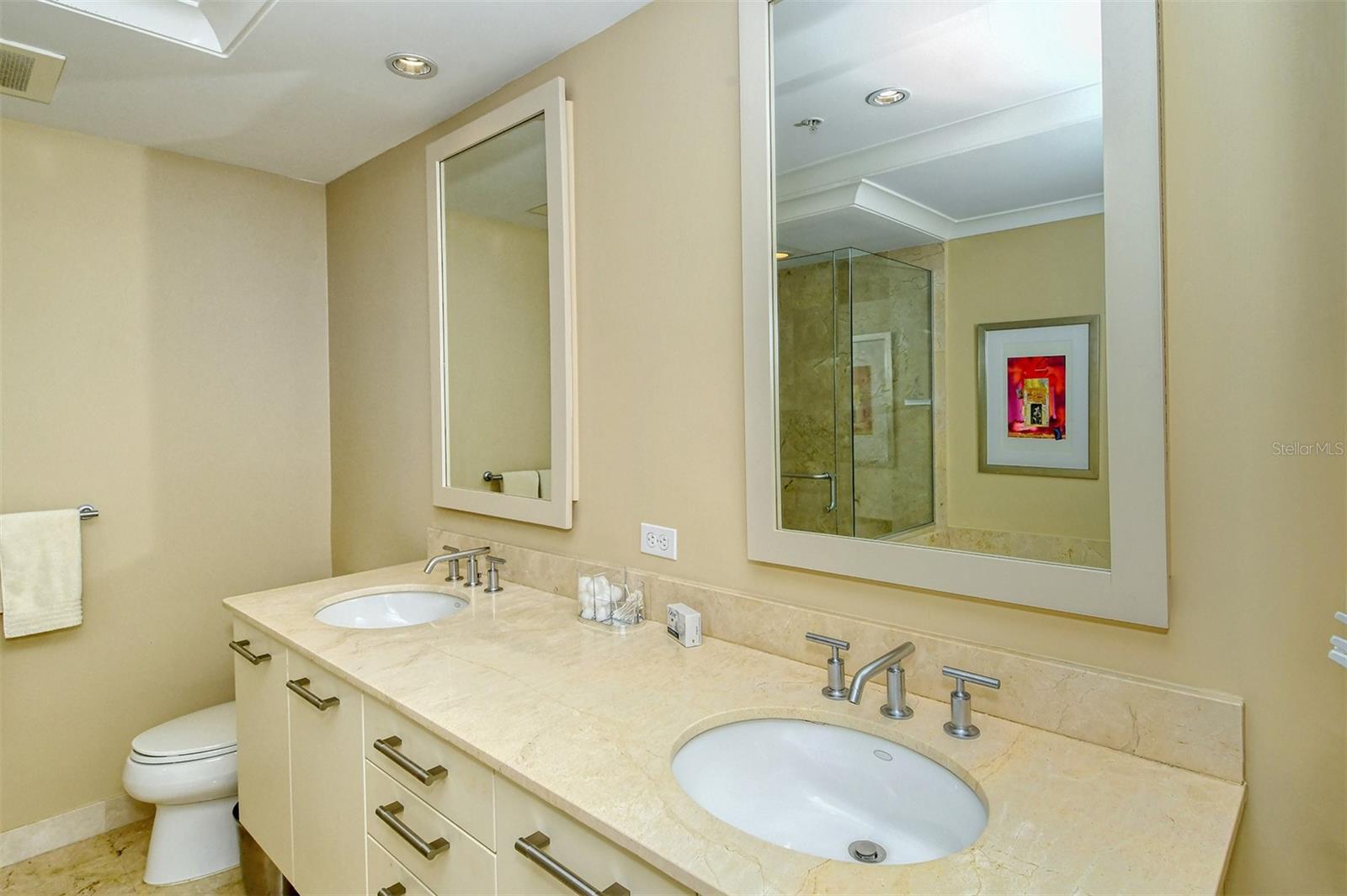 1350 MAIN - Residential Lease