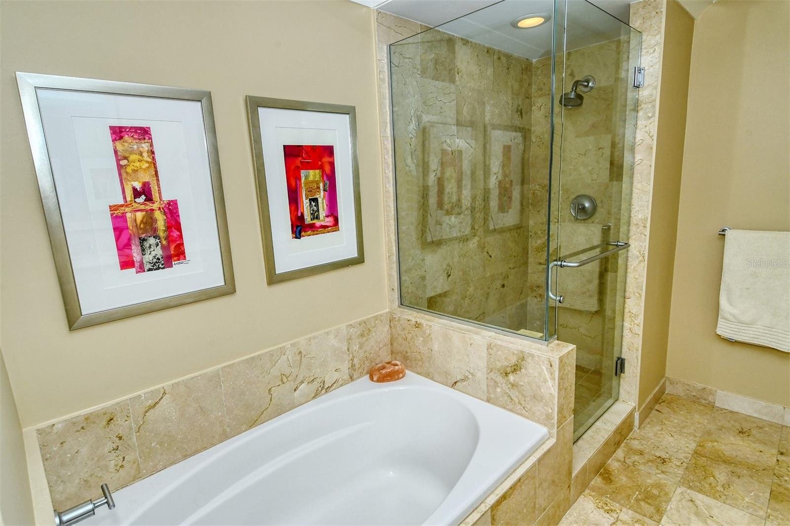 1350 MAIN - Residential Lease