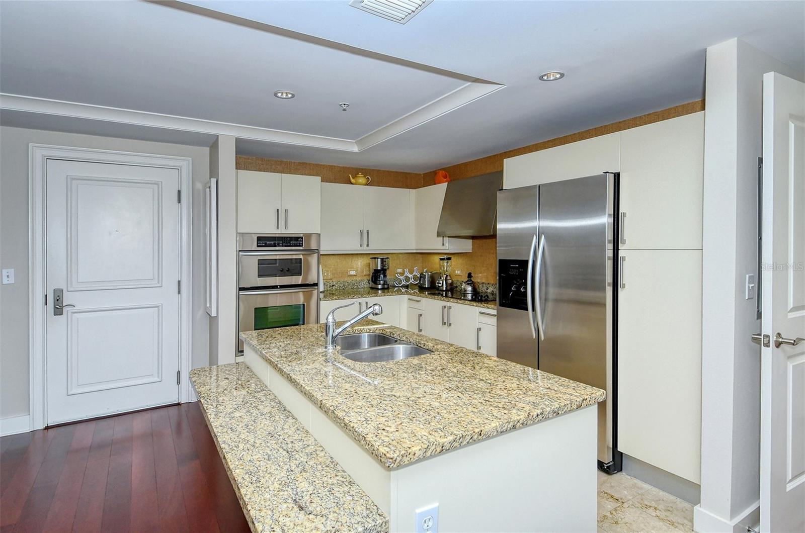 1350 MAIN - Residential Lease