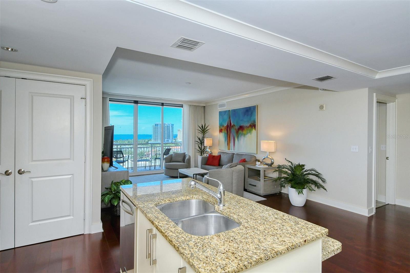 1350 MAIN - Residential Lease