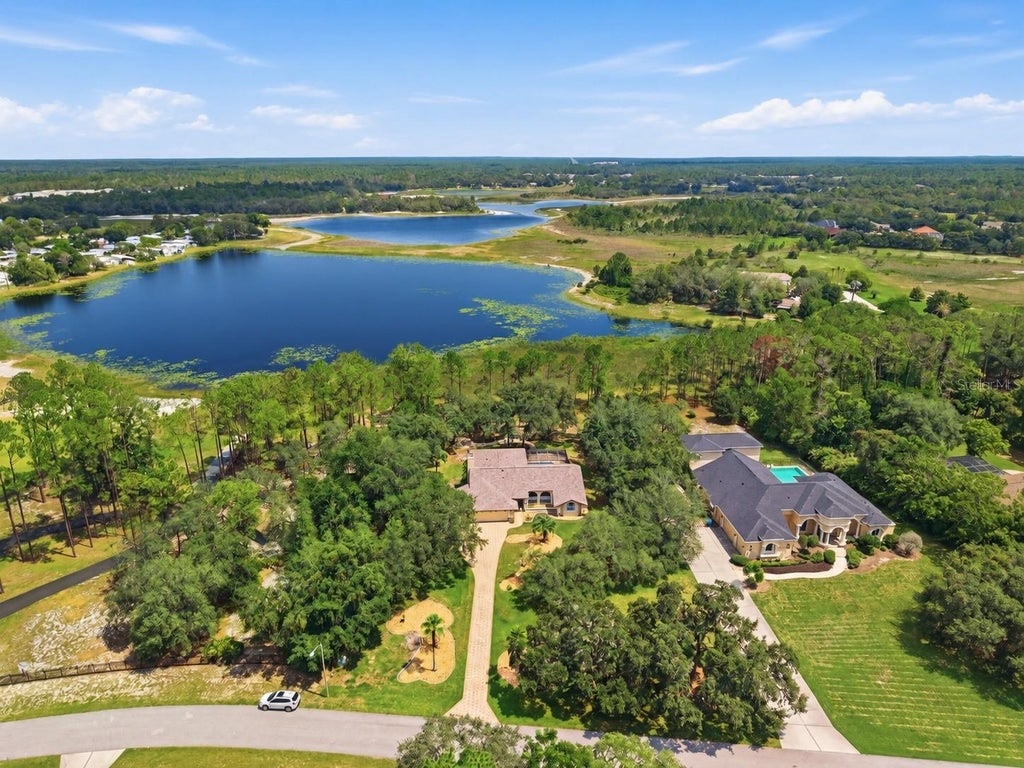 Photo of 10307 Waters Edge Court, Weeki Wachee, FL 34613 (MLS # W7888040)