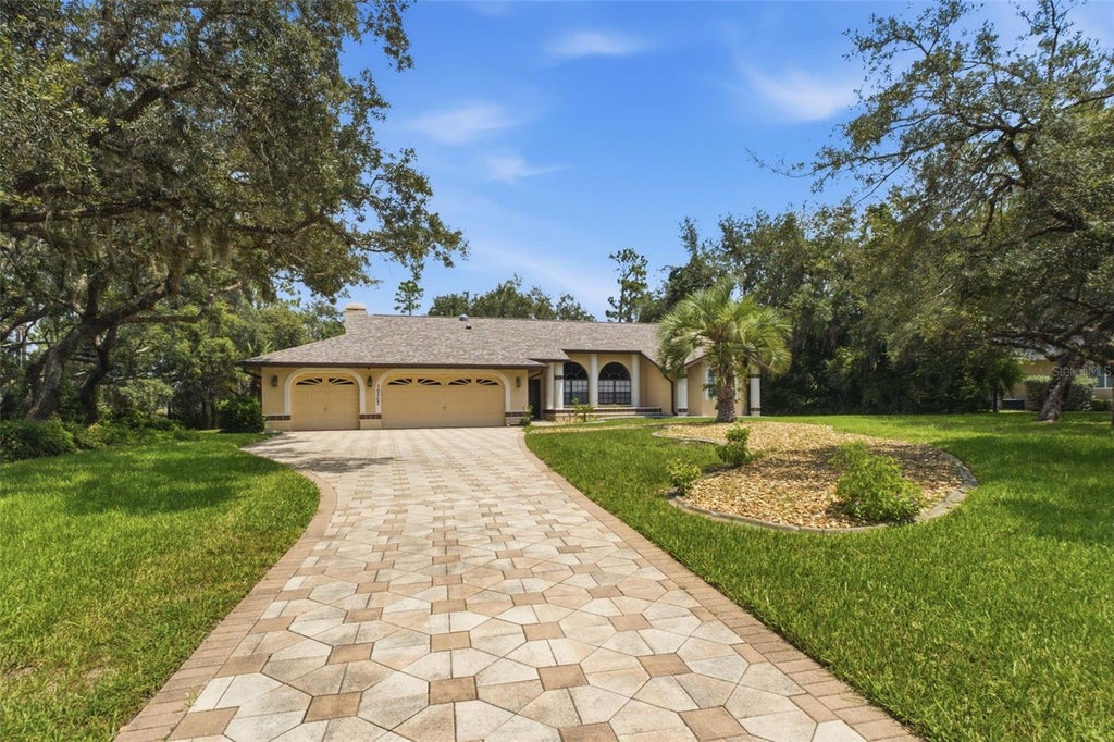 Photo of 10307 Waters Edge Court, Weeki Wachee, FL 34613 (MLS # W7888040)