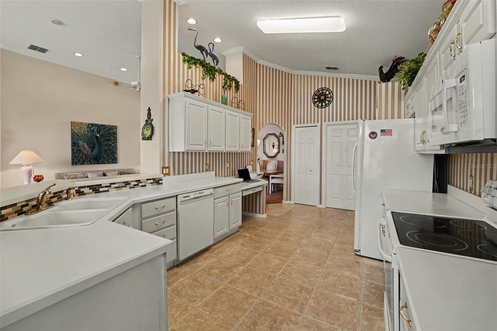302 HIGH VISTA DRIVE