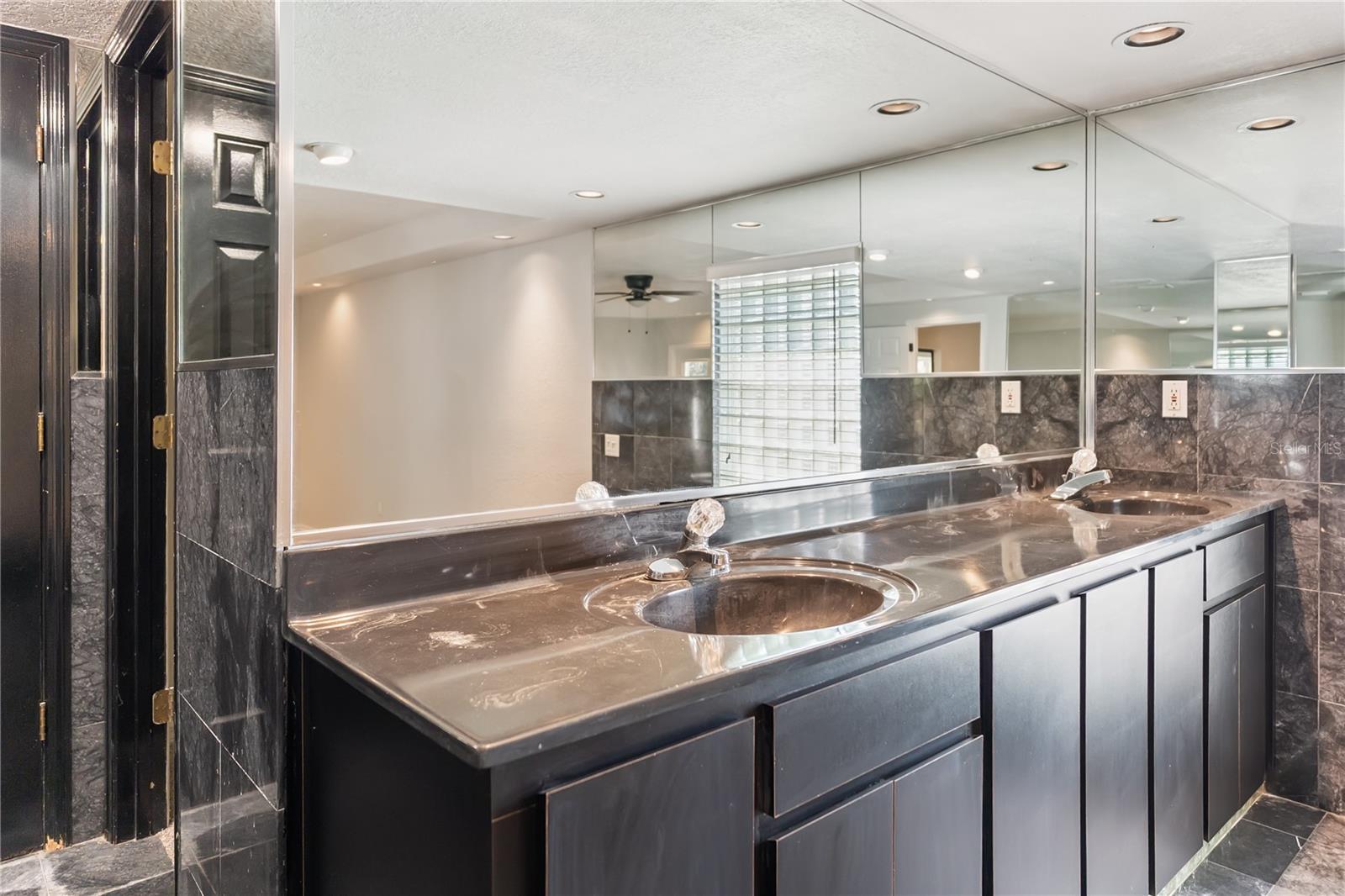 OVERLOOK ESTATES - Residential