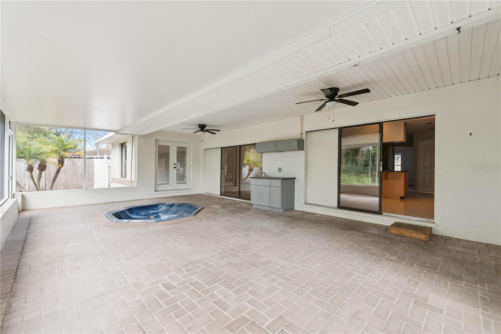 OVERLOOK ESTATES - Residential