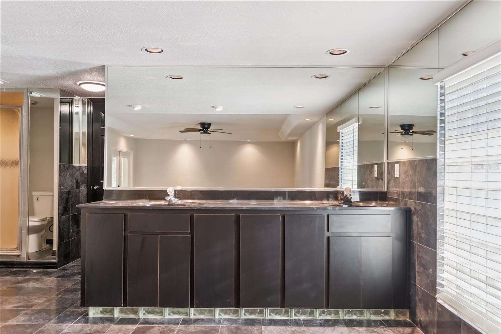 OVERLOOK ESTATES - Residential