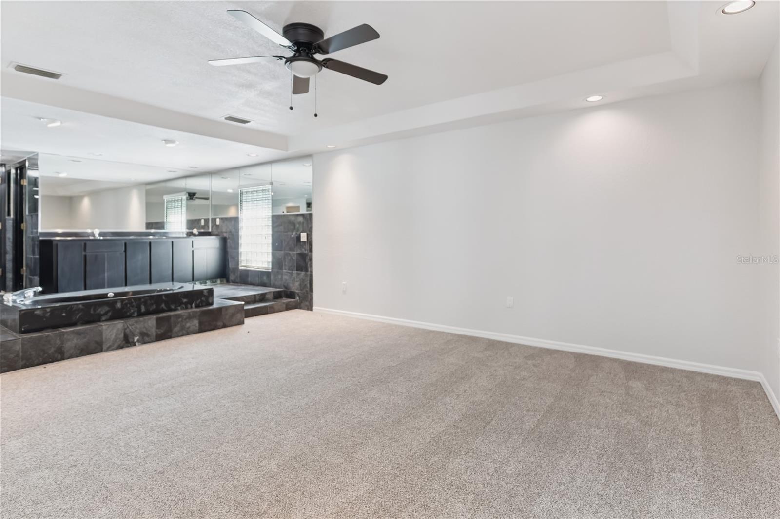 OVERLOOK ESTATES - Residential