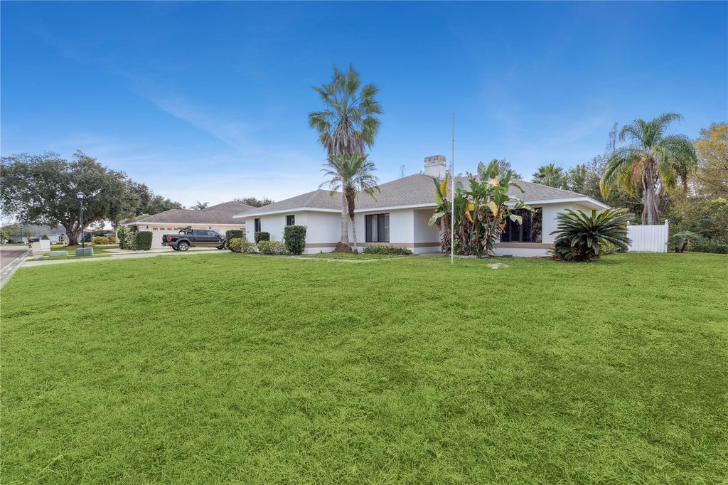 Photo of 720 Santa Maria Drive, Winter Haven, FL 33884 (MLS # P4937320)