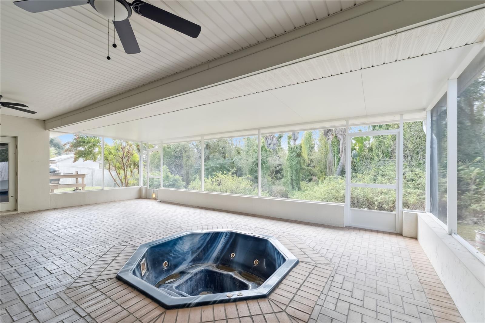 OVERLOOK ESTATES - Residential