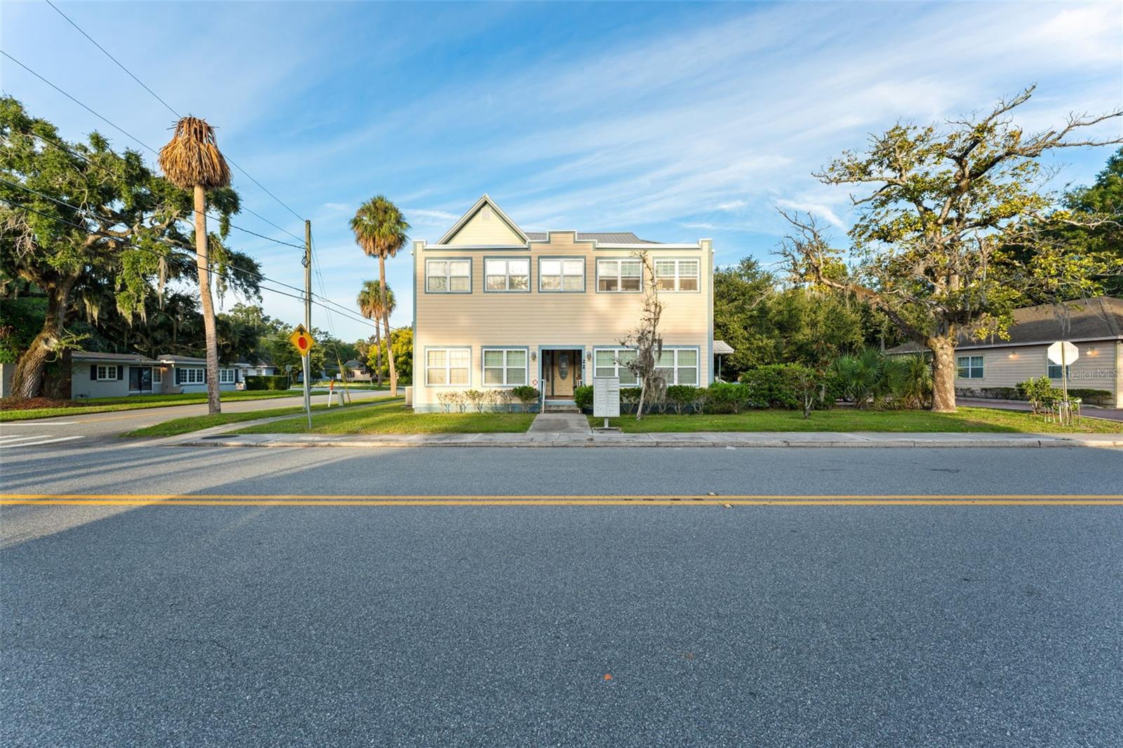 TWENTY-TWO CLYDE - Residential Income