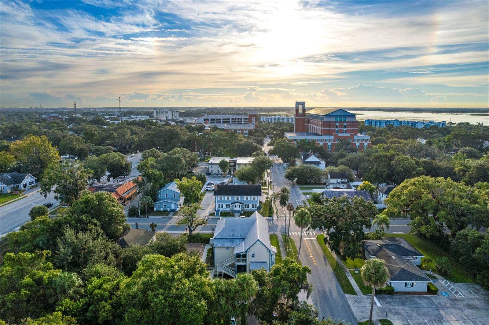 TWENTY-TWO CLYDE - Residential Income