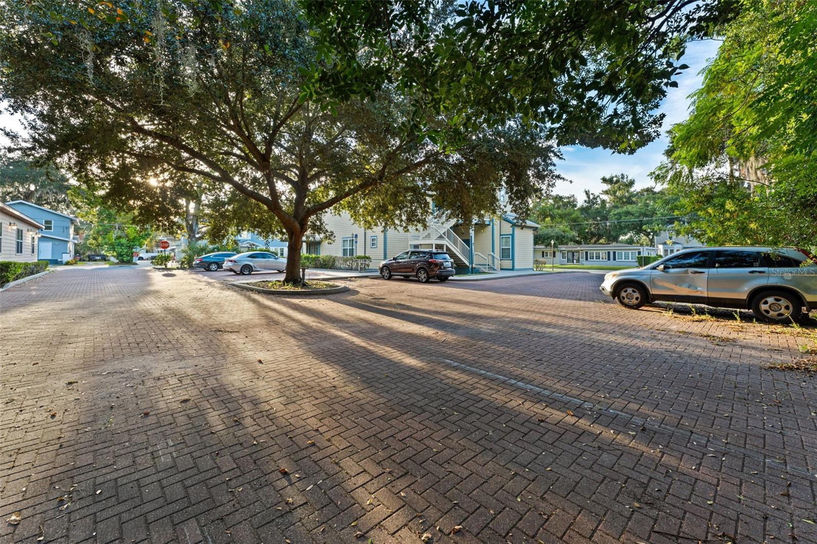 TWENTY-TWO CLYDE - Residential Income